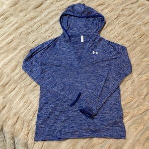 Fantastic Under Armour hooded athletic shirt